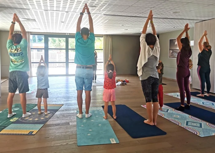 Yoga-enfant-parent-capferret